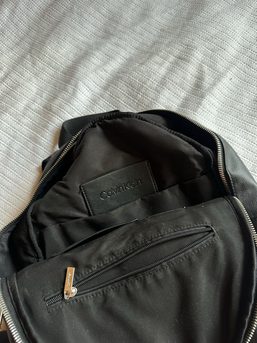 Calvin Klein Sacs à dos: Rucksack Calvin Klein – D'occasion à Vaduz par whitepalmtree 2
