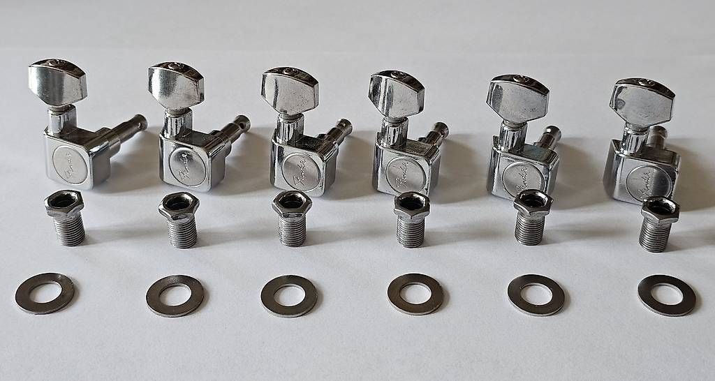 Fender Strumenti musicali: Fender Tuners Chrome 6-in-Line - Excellent Condition – Usato da Lausanne venduto da ale_6c5g 1