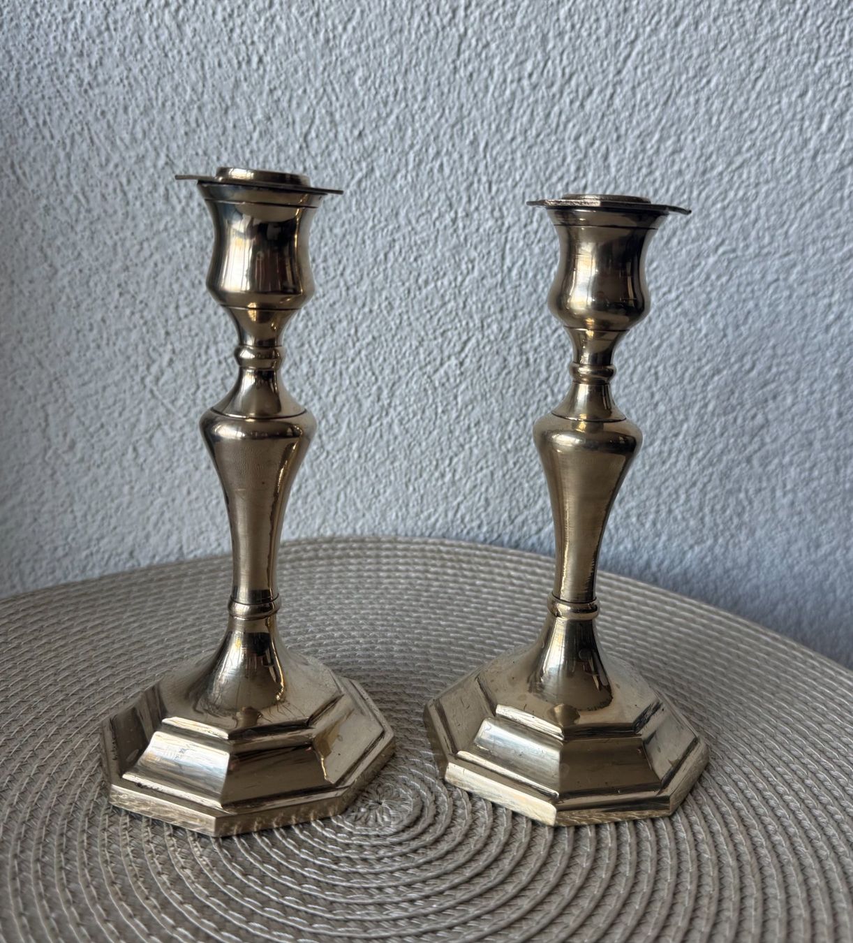 Bougeoirs: 2er Set Kerzenständer aus Messing – D'occasion à Balsthal par armenharut
