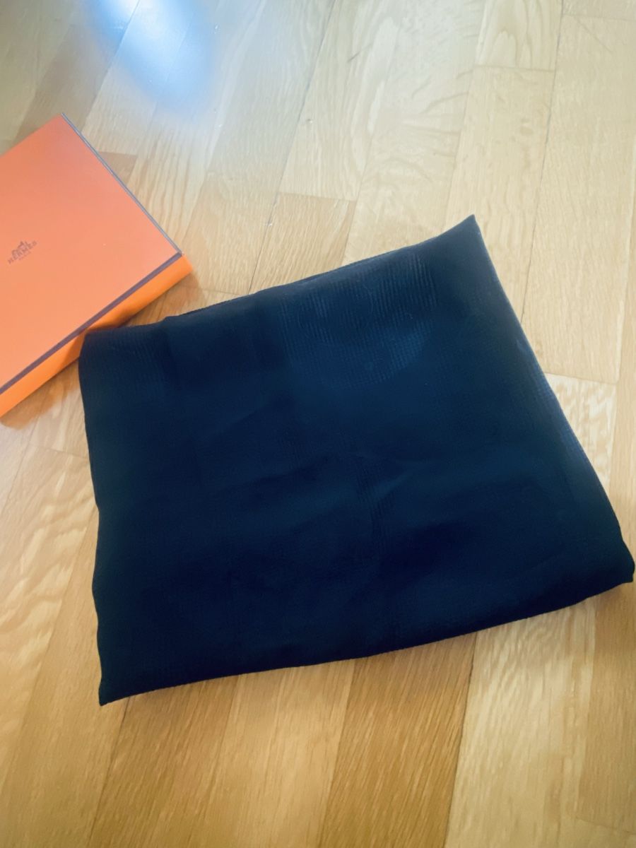 Hermès Foulard & Sciarpe: Hermès Silk Scarf, Black, Pristine Condition, Box Incl. – Nuovo (secondo la descrizione) da Herrliberg venduto da non_5qdb 7