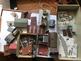 lot mit defekten/teildefekten häusern für modelleisenbahn