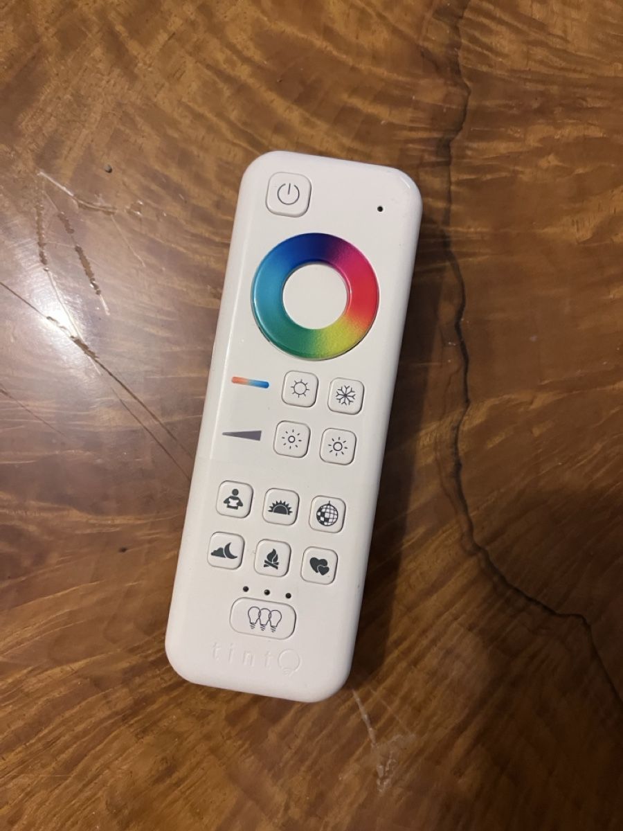 Fernbedienungen: tint Remote Control (zigbee) – Gebraucht aus Tolochenaz von adamr841