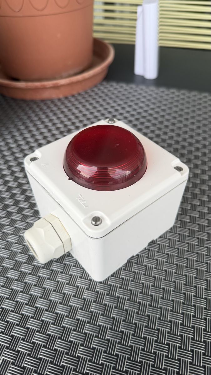 Feller Stecker: FELLER NAP Blitzleuchte / Leuchte 230V  – Gebraucht aus Wolfwil von Poulet60