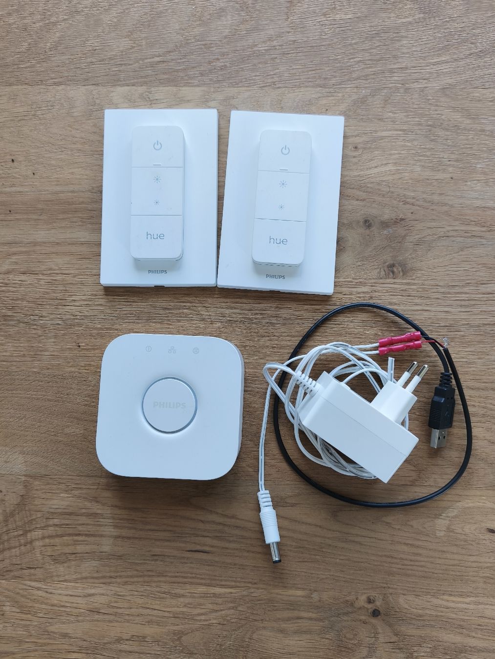 Philips Sistema di controllo: Philips HUE Bridge und Taster – Usato da Grosswangen venduto da my1886 3