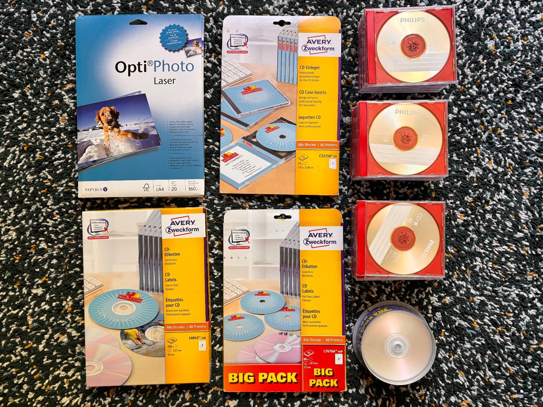 CD & DVD vergini: CD / DVD Rohlinge & Cover Maker Pack – Usato da Volketswil venduto da GLantern