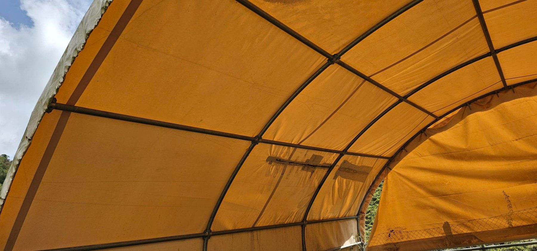 Accessori per la stalla: Weideuntterstand Rundbogenzelt – Usato da Steinen venduto da Holz1 3