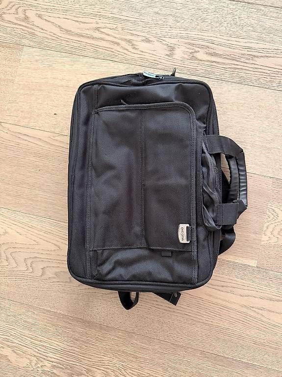 Rucksäcke: Rucksack - Laptoptasche - Allinone – Gebraucht aus Kriens von shibydema