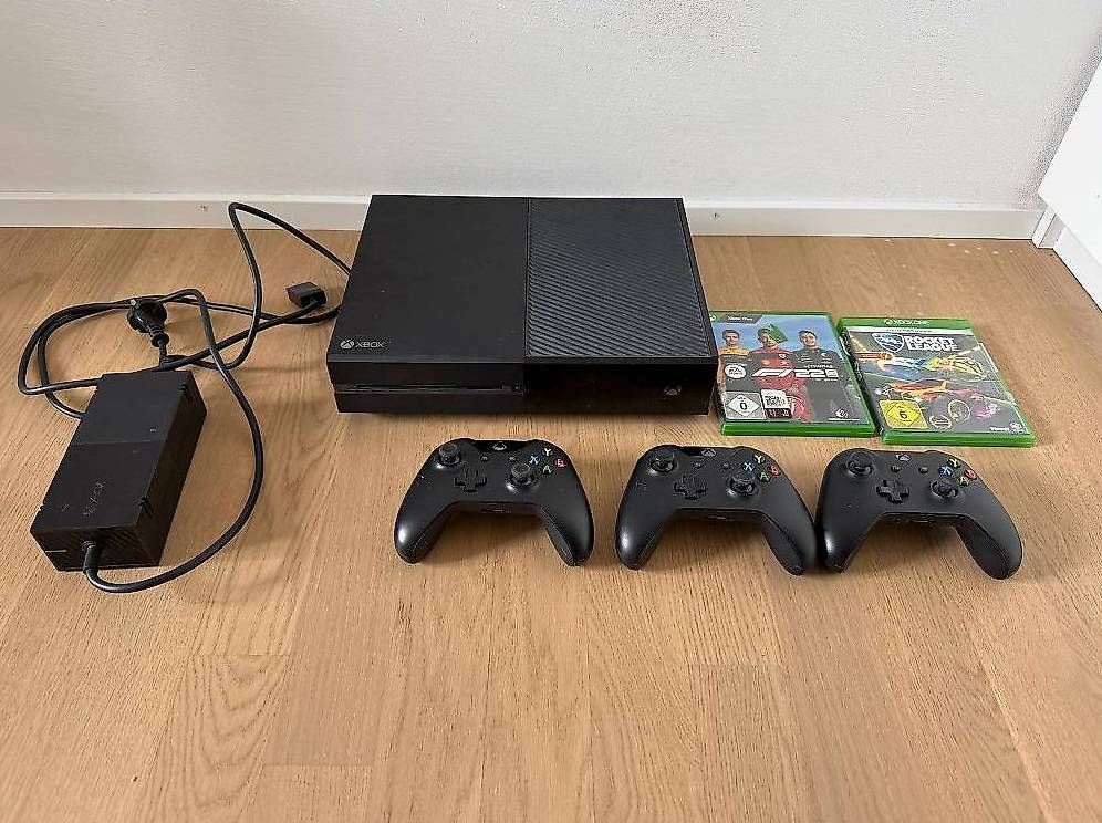 Console:  Xbox One Konsole  Komplettpaket  – Usato da Zürich venduto da mai_8sg2