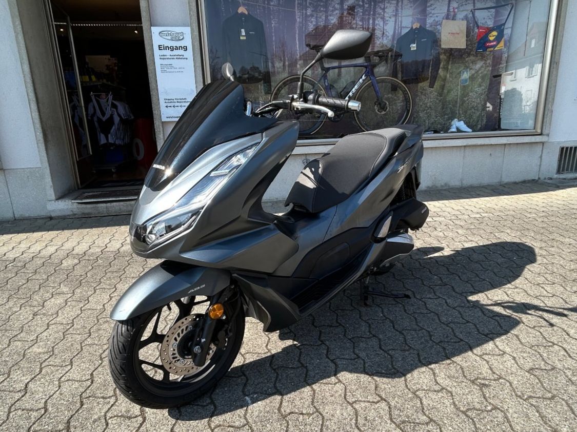Honda Scooter: Honda PCX 125 – Usato da Zofingen venduto da gunmalino 1