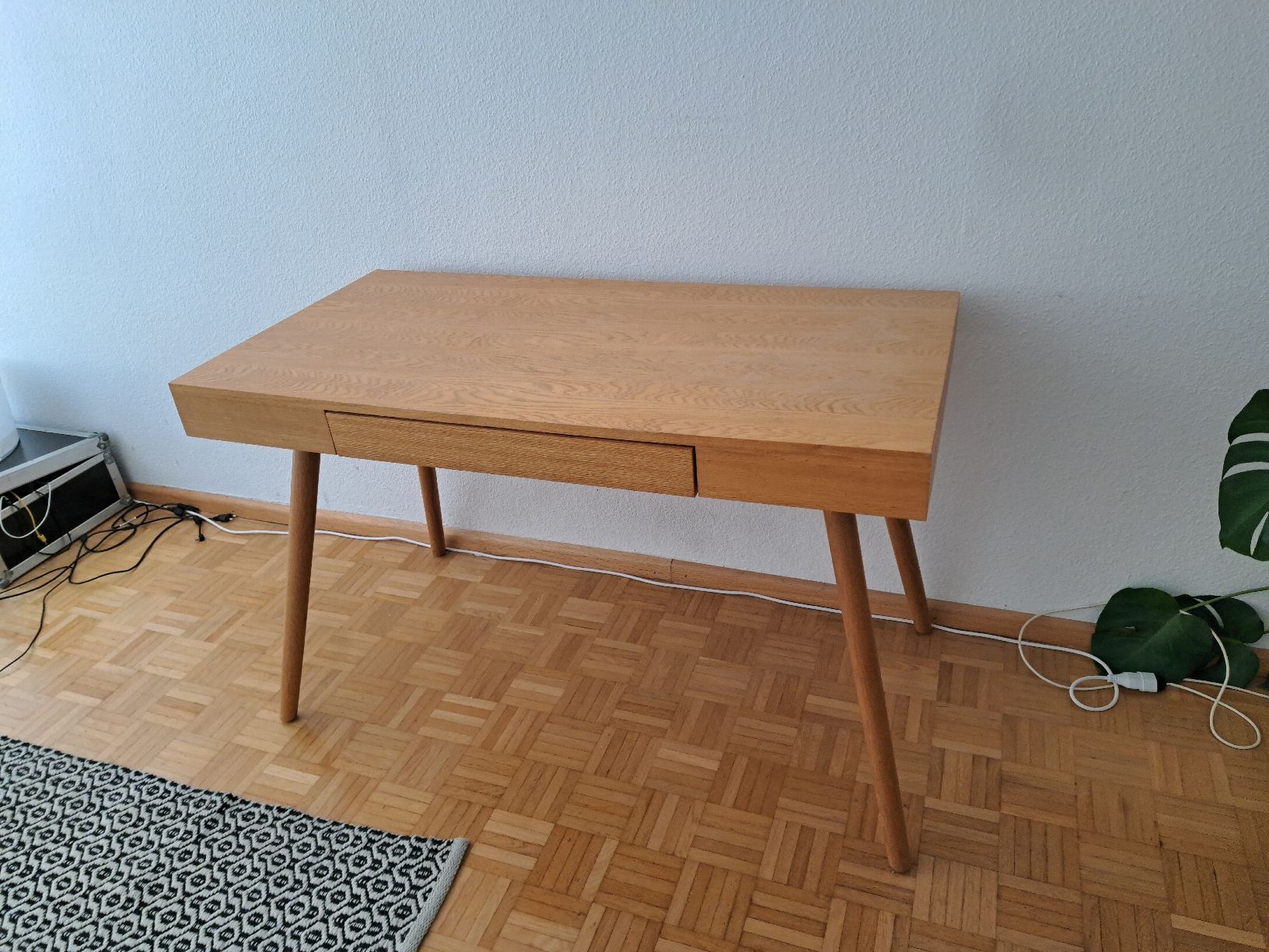 Interio Tavoli: Holztisch mit Schublade, Vintage Look Interio  – Usato da Basel venduto da LorinB 3