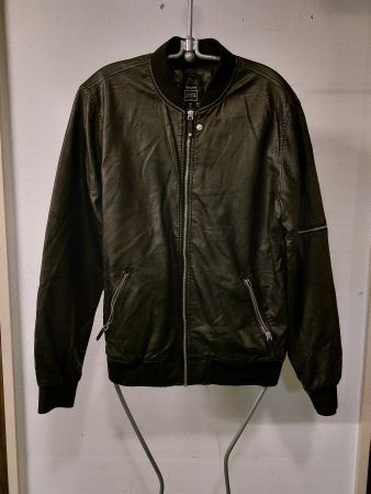 Bomberjacke von Bershka, Grösse S, schwarz