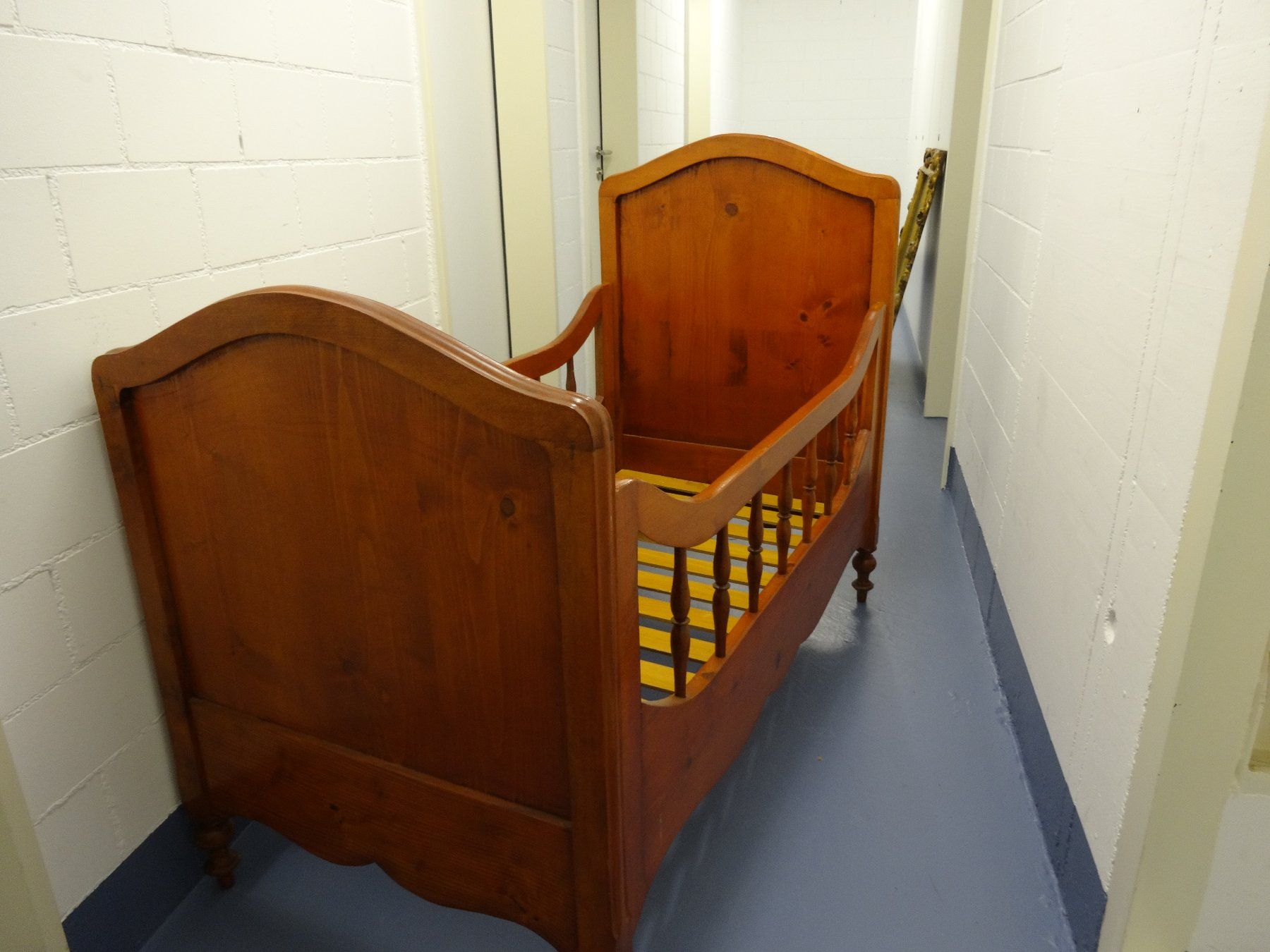 Letti: Altes Biedermeierkinderbett – Usato da Neerach venduto da jenny062