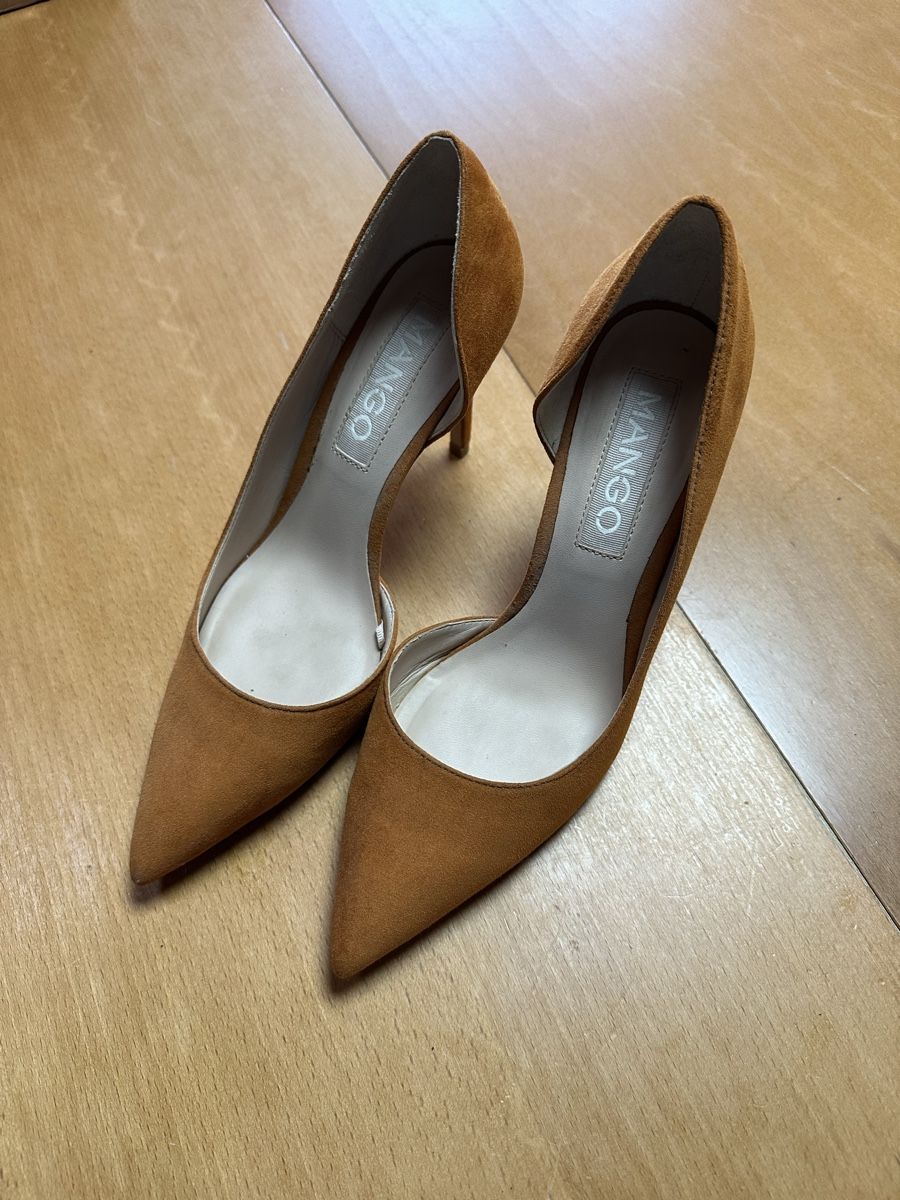 Mango Damenschuhe: Escarpins Mango Velours orange – Gebraucht aus Corgémont von Chloesellsthings