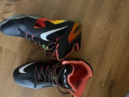 LeBron 11 Elite Black Gold Gr 50.5