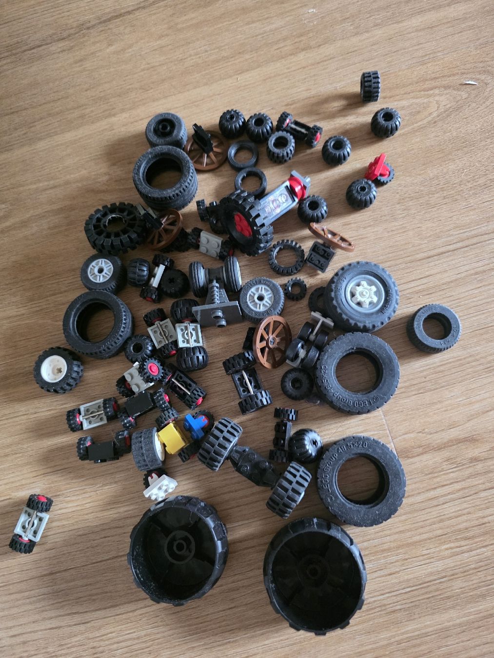 Lego Jouets: Legoräder verschiedene grössen – D'occasion à Biberist par tamsb