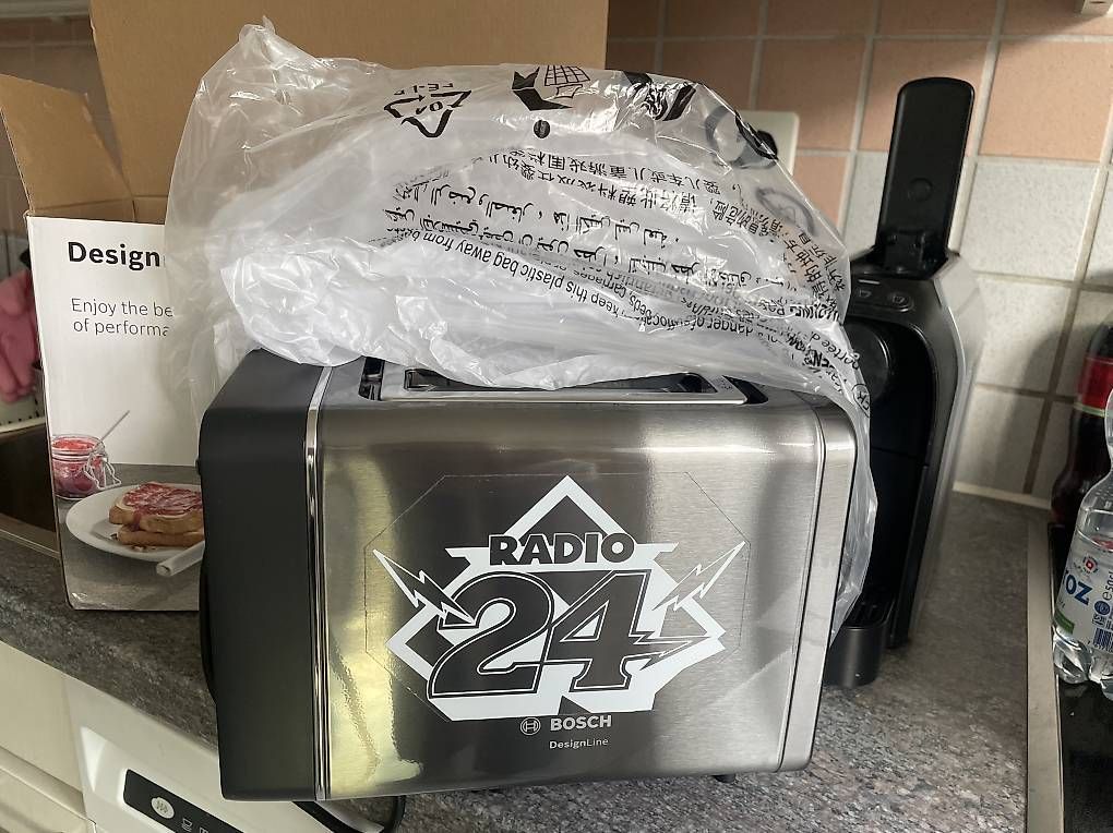Elettrodomestici da cucina: Toaster Bosch, radio 24 – Usato da Zürich venduto da SuzanY01 1
