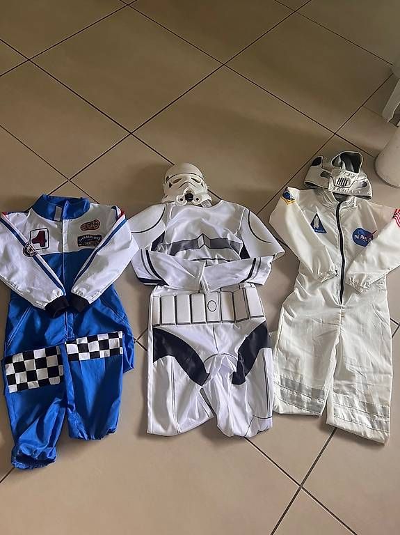Costumes: 4x Kinderkostüme – D'occasion à Unterengstringen par NCH78