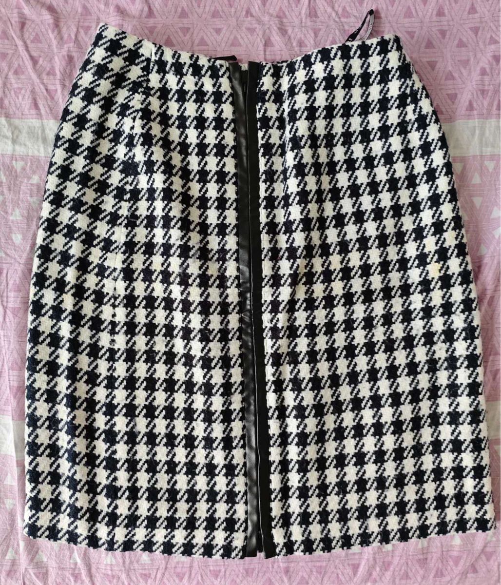 Gonne: Stylish Houndstooth Skirt with Leather Trim - Size S – Usato da Genève venduto da Noemie.wrmsi 2