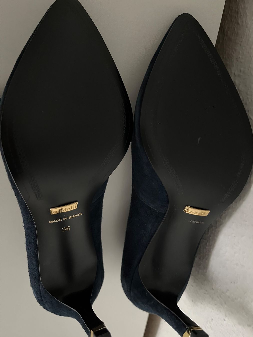 Scarpe da donna: Minelli Pumps, dunkelblaues Wildleder, Gr. 36, elegant – Nuovo (secondo la descrizione) da Rheinfelden venduto da cle_2jnb 5