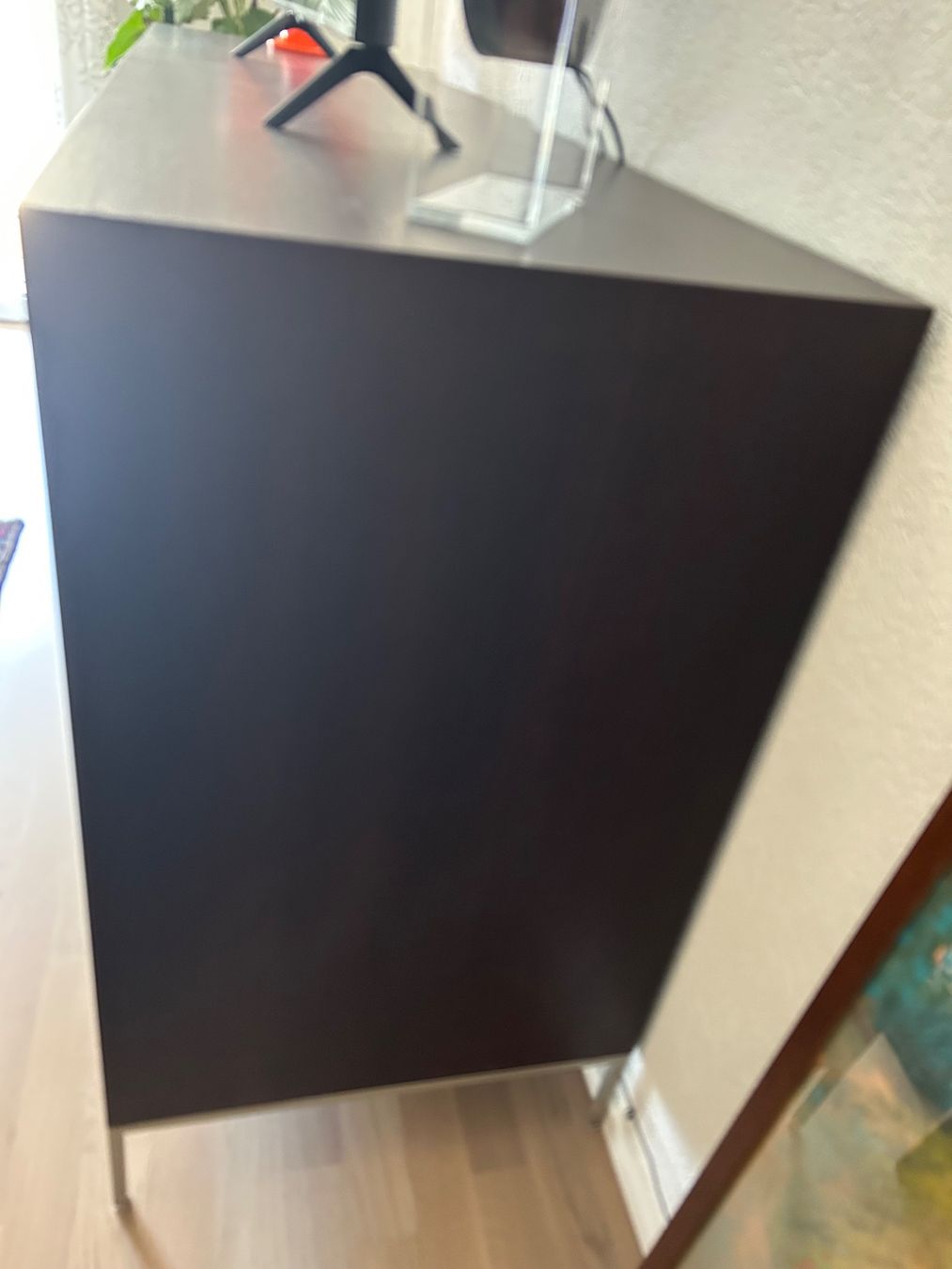 B&B Italia Credenze: Wenge cabinet with metal legs – Usato da Sion venduto da ron_z7y2 1