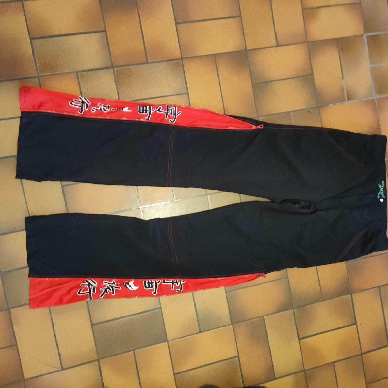 Pantaloni: Pantaloni Space Trip – Usato da Ascona venduto da Artik3