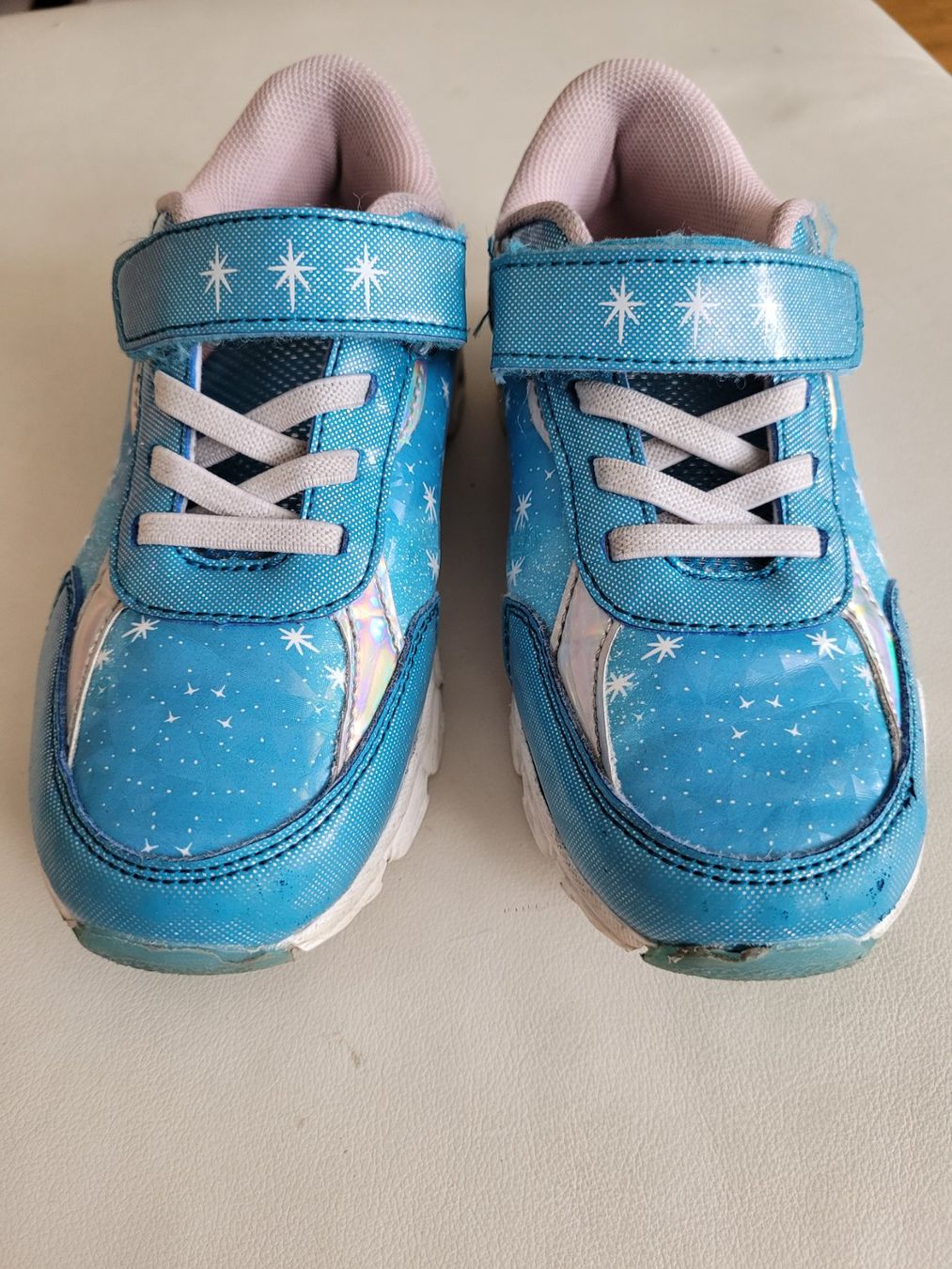 Schuhe für Mädchen: Turnschuhe Grösse 29 – Gebraucht aus Uster von Gabi64