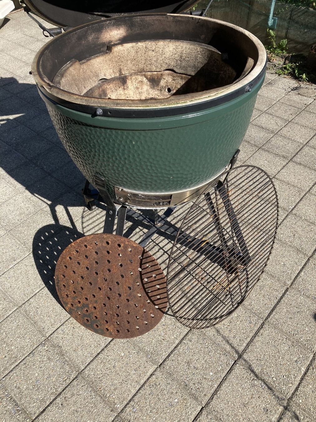 Big Green Egg Griglie: Big Green Egg XLarge – Usato da Luzern venduto da Sondar2 3