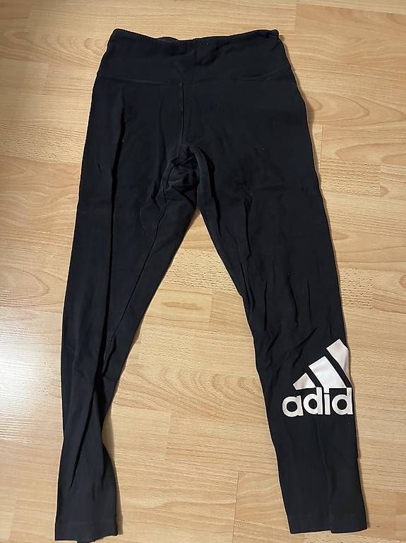 Adidas Leggings: 5 Sporthosen – Gebraucht aus Tuggen von Tantas 1
