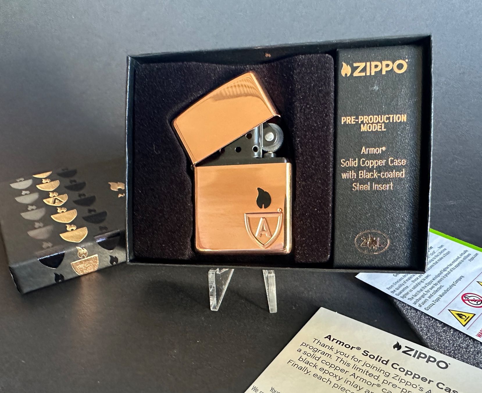 Zippo Accendini: SOLID COPPER ARMOR ZIPPO LIMITED EDITION BLACK INSERT NEU – Nuovo e nell'imballaggio originale da Untersiggenthal venduto da zippjoe