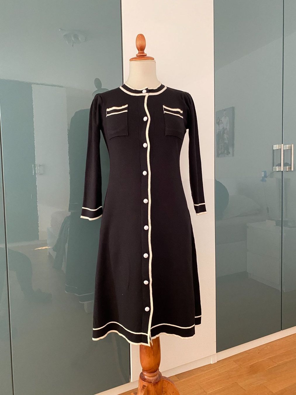 Vestiti: Schwarzes Strickkleid Größe S – Usato da Dübendorf venduto da Levintreyer 3