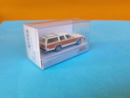 Ford Country Squire break Brekina réf 19026 1:87