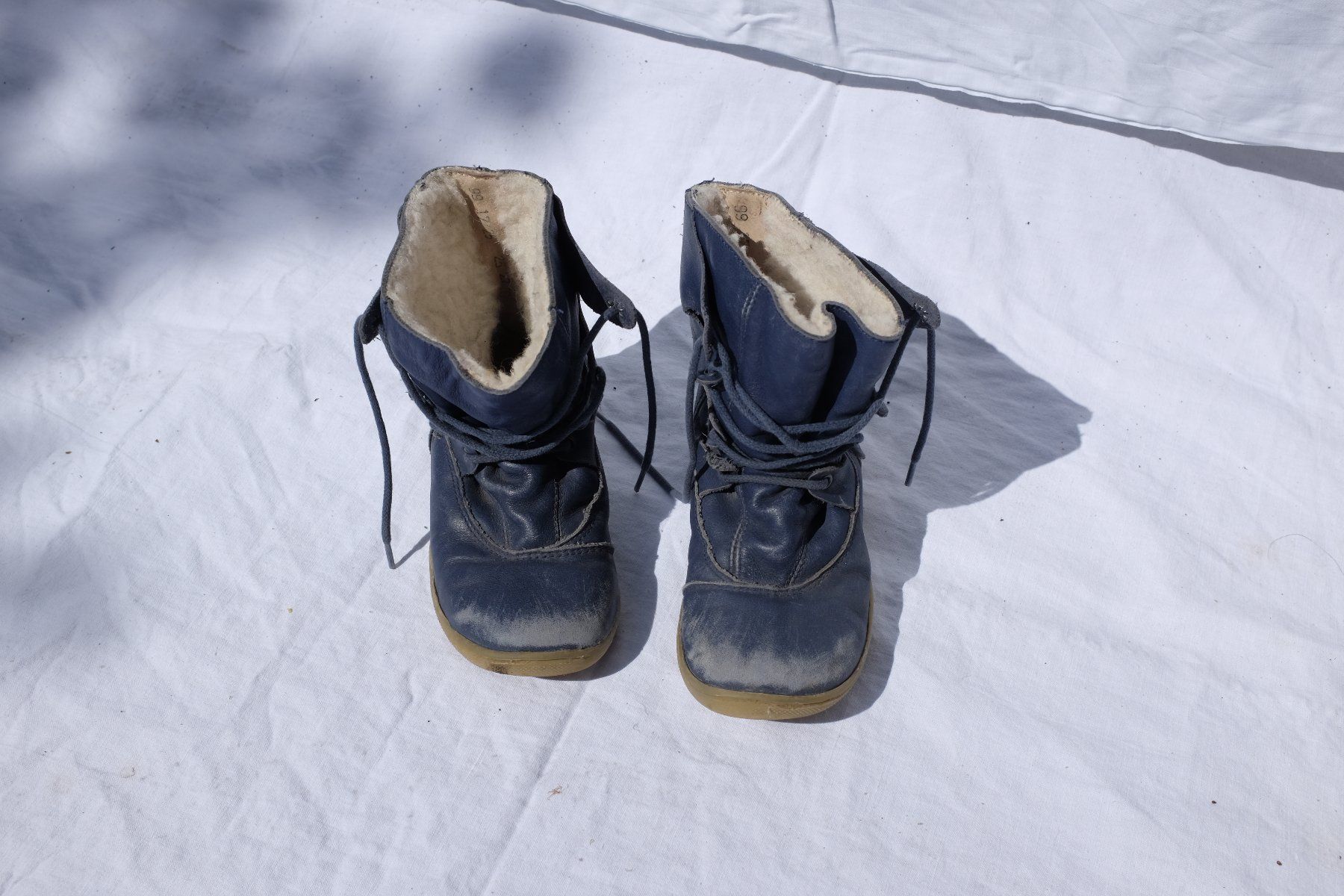 Scarpe per ragazzi: Winterstiefel mit Fellfutter Grösse 25, Leder, gebraucht – Usato da Zürich venduto da User67890