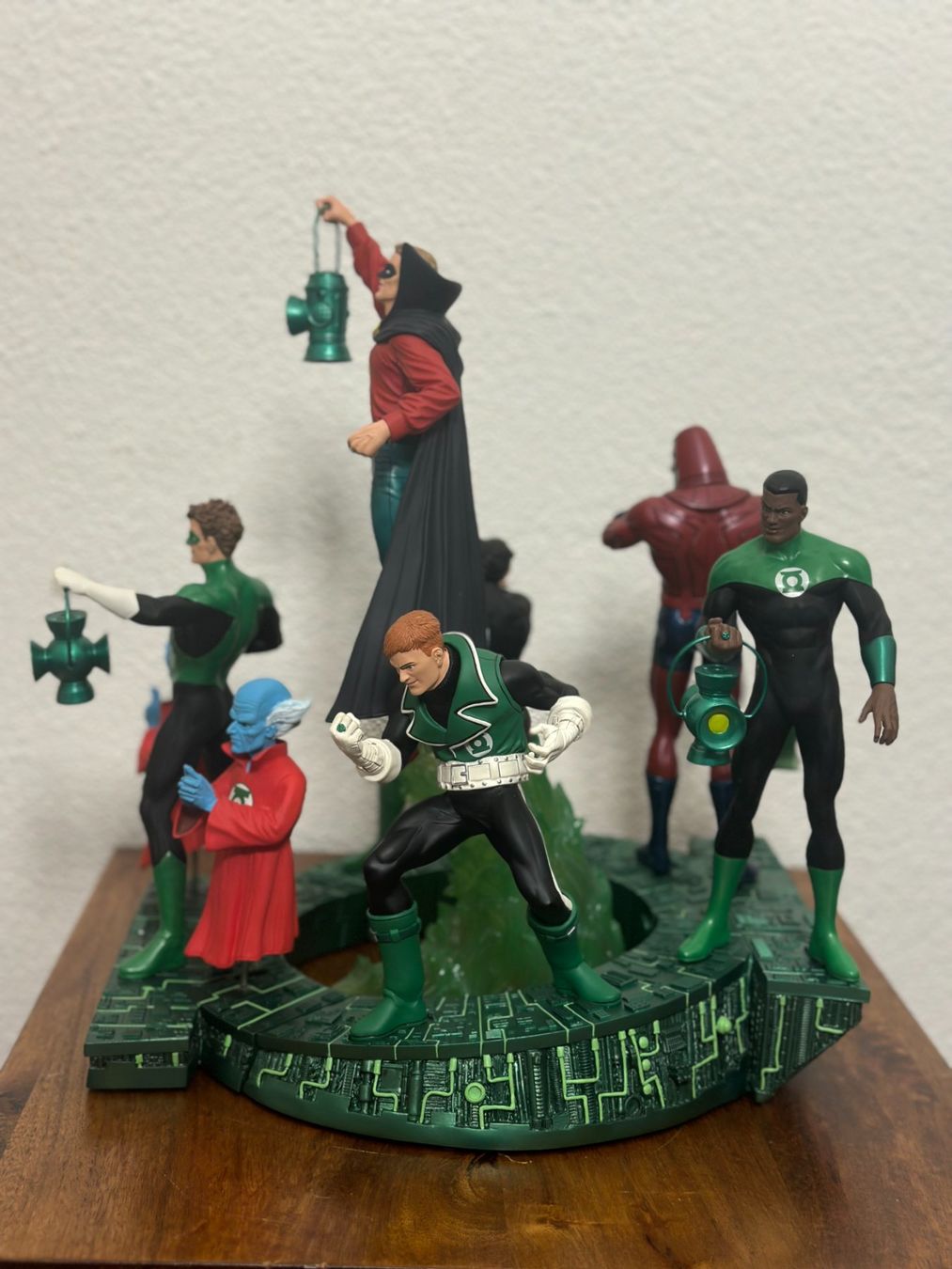 Statuette: DC Direct: Green Lantern Legacies Multi-Part Statue -3 Teile – Usato da Rotkreuz venduto da Mr.TeaLeaf 3