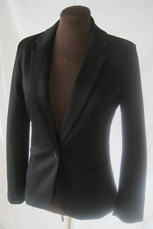 Schwarzer taillierter Blazer gefüttert mit Taschen/ Business