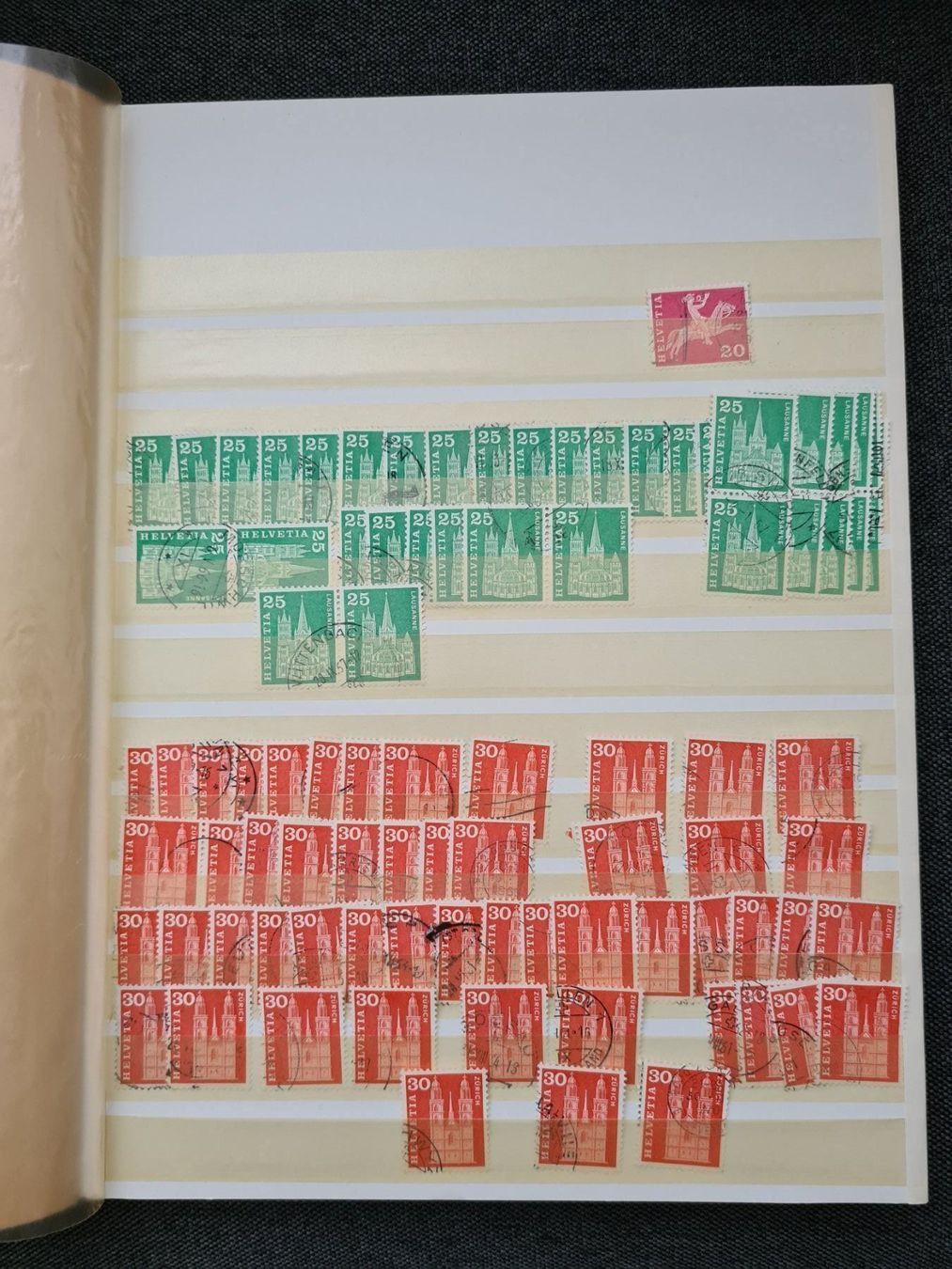 Tous les timbres: Briefmarkenalbum mit div. Marken – D'occasion à Weinfelden par michaelino 1