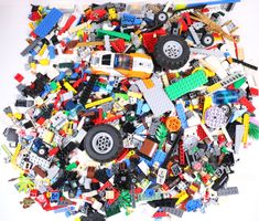 1.5 kg. Legoteile mit Minifiguren