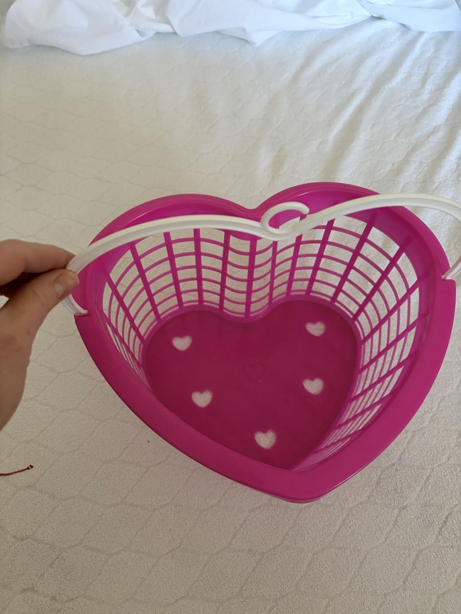 Altro per la casa: Pretty in Pink Heart Shaped Basket – Nuovo (secondo la descrizione) da Sorengo venduto da dis_tfq6
