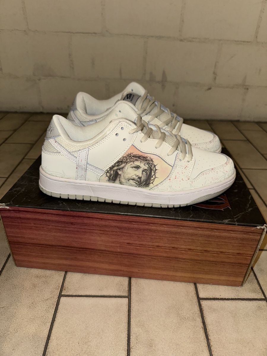 Herrenschuhe: Passion of Christ Low US9 – Neu und originalverpackt aus Watt von lou_m5tq 4