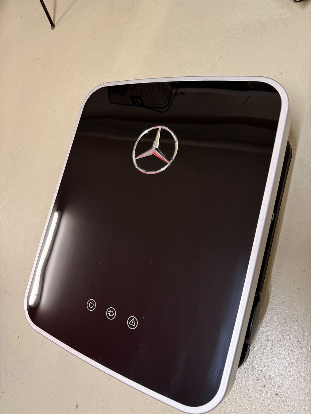Batterie-Ladegeräte: Mercedes Benz Wallbox – Gebraucht aus Kastanienbaum von SebastianMarty