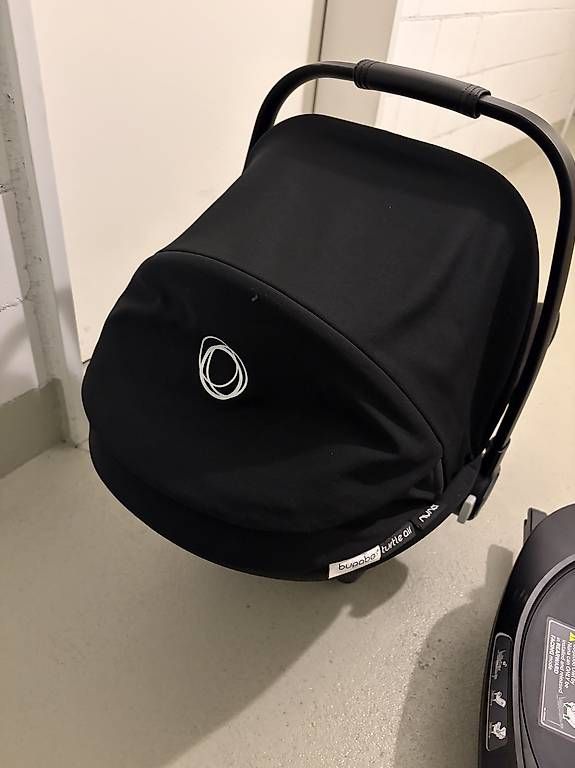 Bugaboo Auto-Kindersitze: Bugaboo Turtle Air i-Size Babyschale mit Isofix Base Schwarz – Gebraucht aus Nürensdorf von sop_d972 2