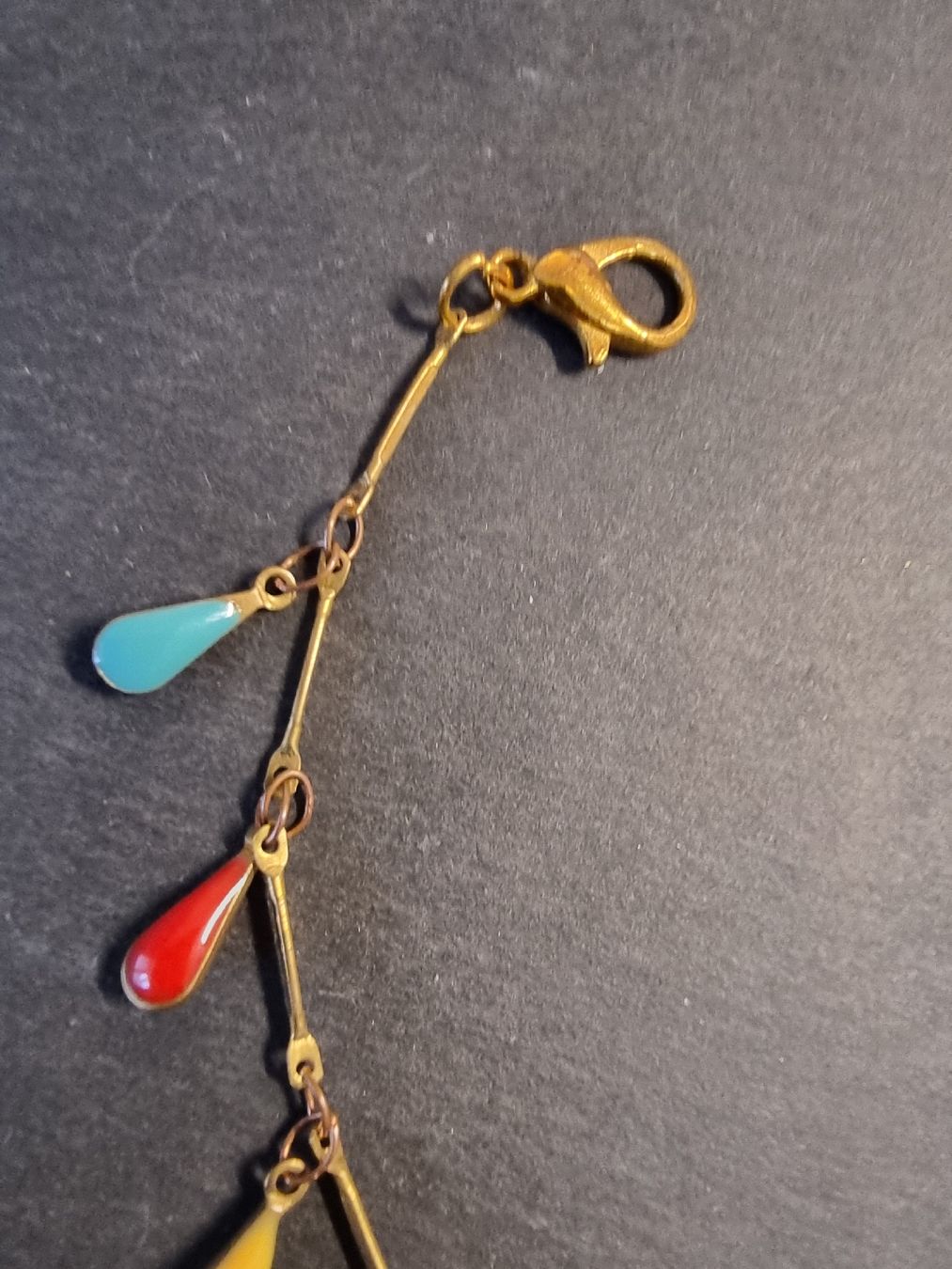 Bracciali & Braccialetti: Bracelet Doré Gouttes Émaillées Multicolores Léger – Nuovo (secondo la descrizione) da Veyrier venduto da Leilazizou 1