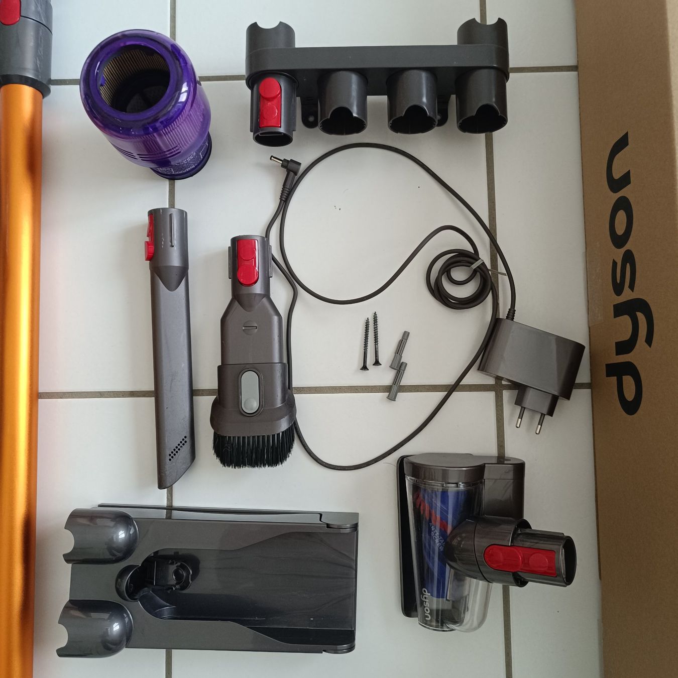Dyson Aspirapolveri & Accessori: Dyson V15 Detect Absolute – Usato da Altdorf SH venduto da Dossenbach 2