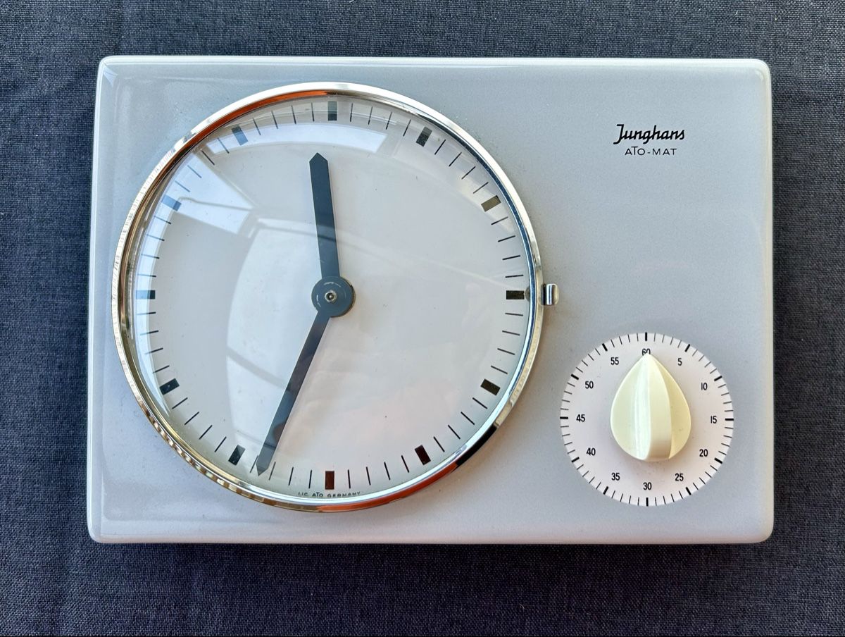 Junghans Orologi: Junghans Ato-mat Wanduhr Max Bill – Usato da Frauenfeld venduto da Colonia64