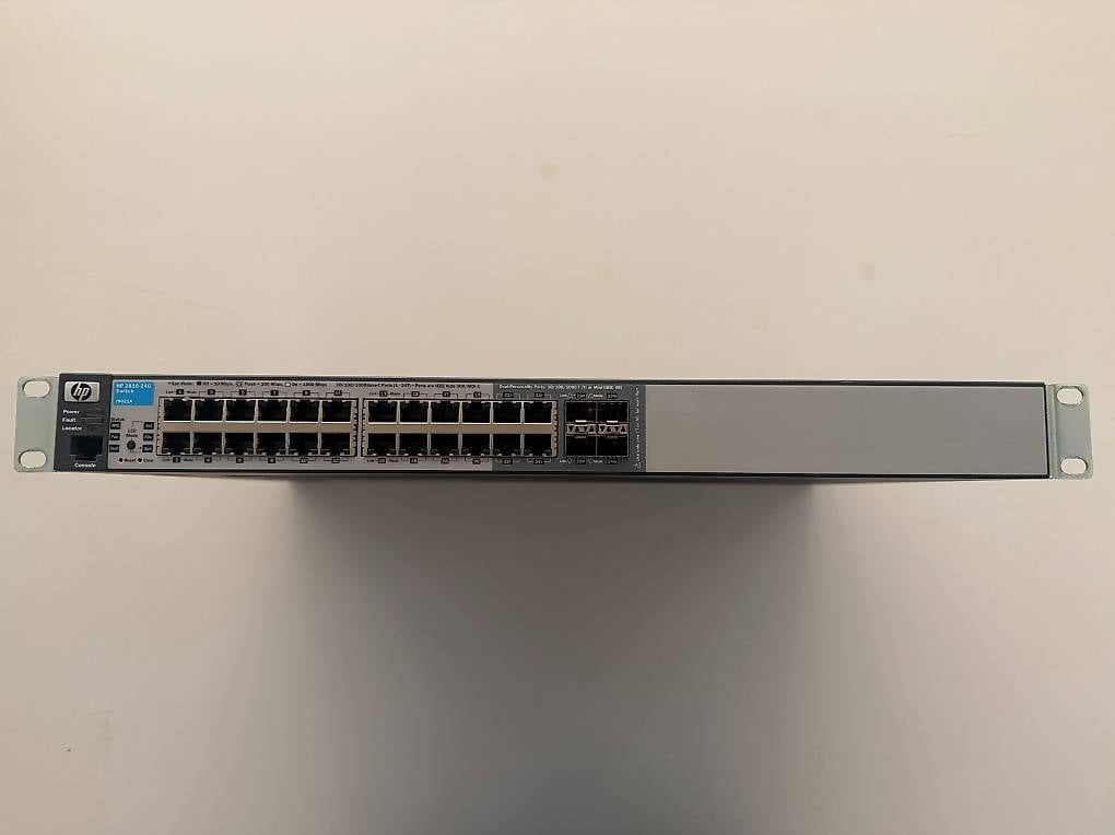 Hub & Switch: Switch HP 2810-24G – Usato da Genève venduto da thibaudrossetti