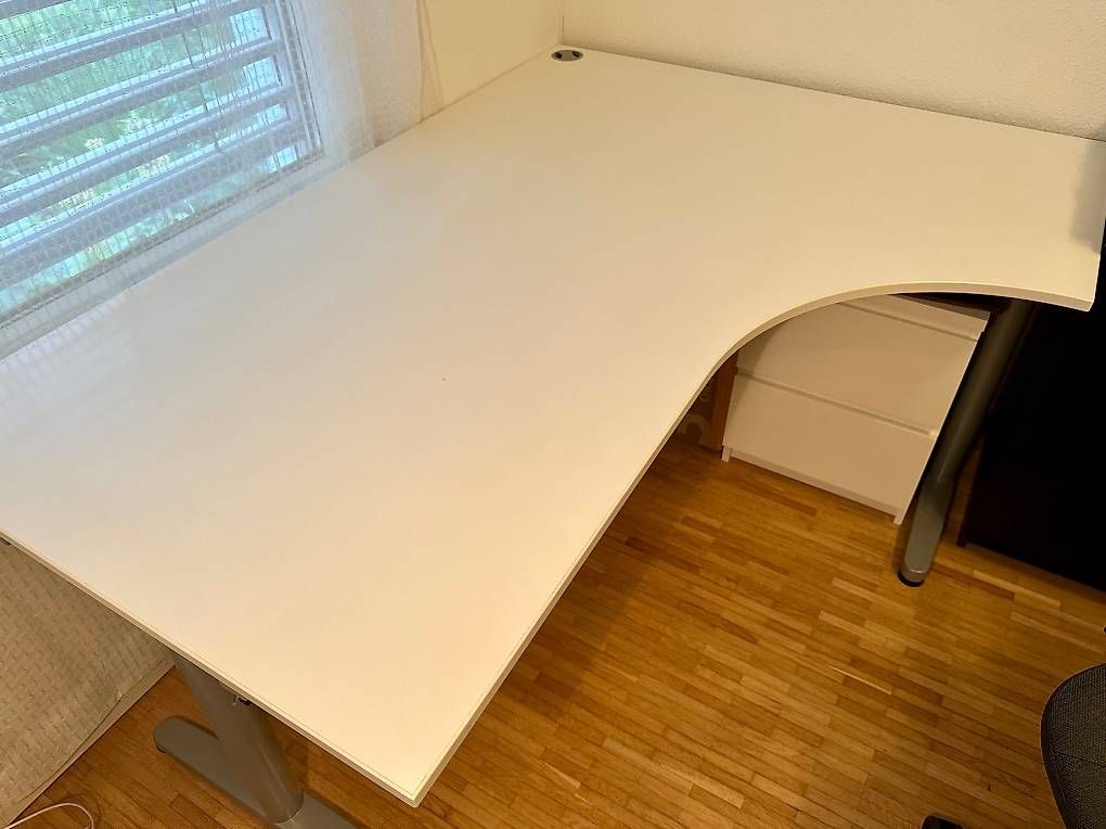 Scrivanie: Eckpult Galant – Usato da Luzern venduto da RamErn