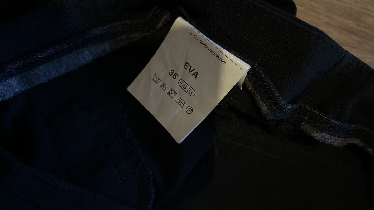 Pantaloni: Pantacourt noir – Nuovo (secondo la descrizione) da Yverdon-les-Bains venduto da Little_M0nster 2