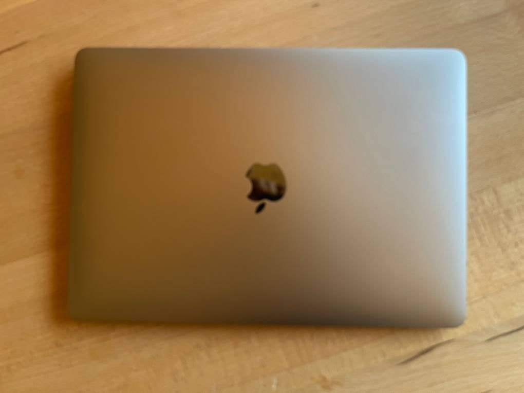 Apple Portables: MacBook Air 2020 – D'occasion à Corgémont par ivia71 1