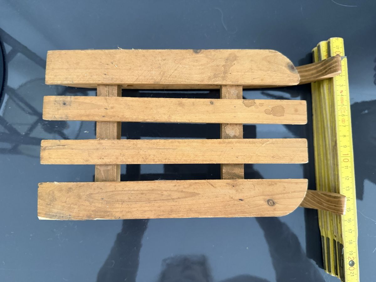 Tutte le decorazioni: Holzschlitten klein – Usato da Pfeffikon LU venduto da pepino17 2