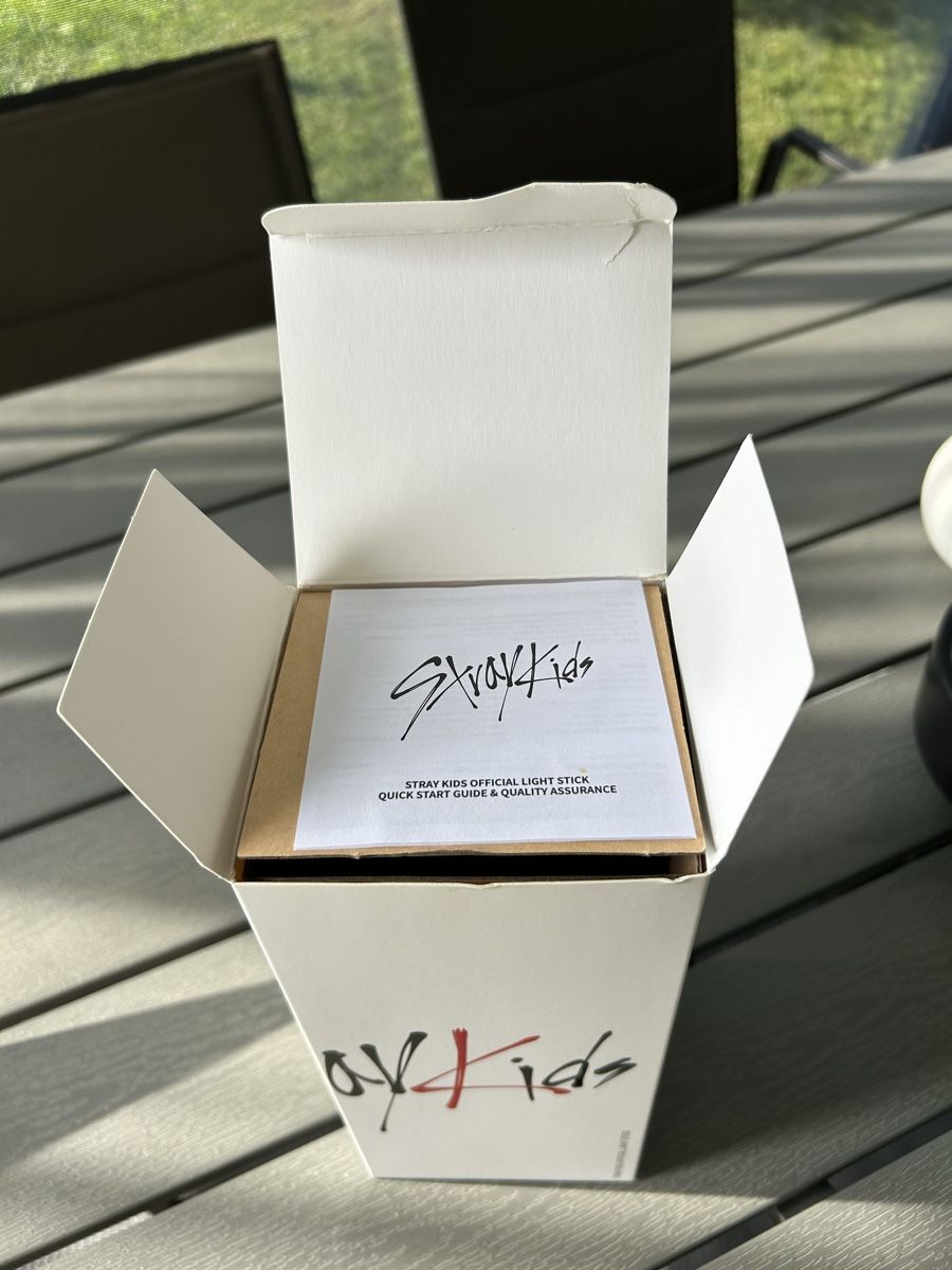 Lampen: Stray Kids Official Lightstick – Neu (gemäss Beschreibung) aus Rupperswil von van_tyy6 2
