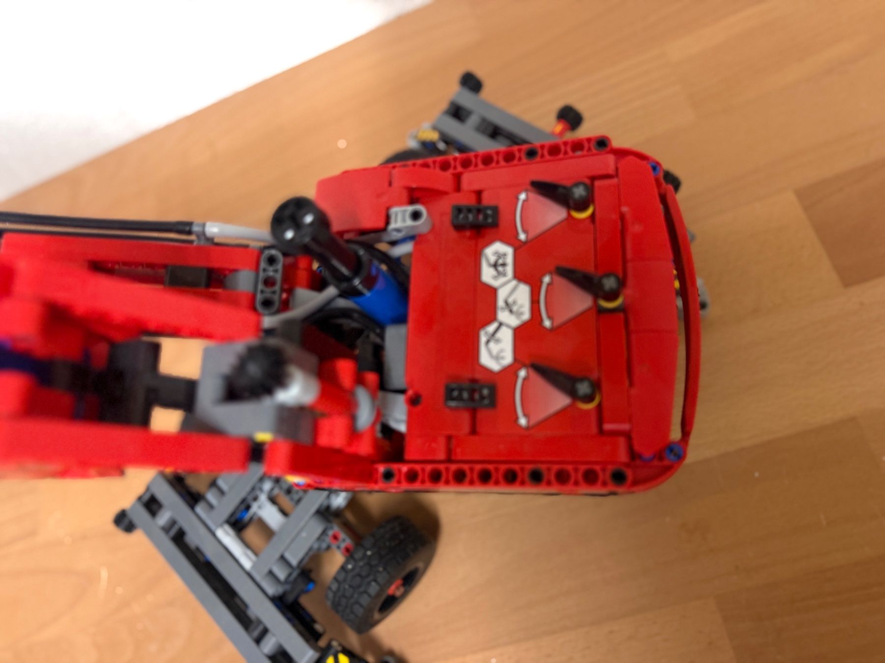 Lego Spielzeuge: Lego Technic Umschlagbagger 42144 – Gebraucht aus Pfeffingen von HausammannFamily 3